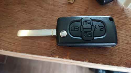 broken peugeot car key repair